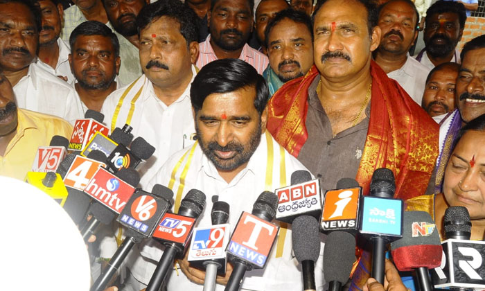  Former Minister Jagdish Reddy Who Fired On The Congress Government , Congress Go-TeluguStop.com