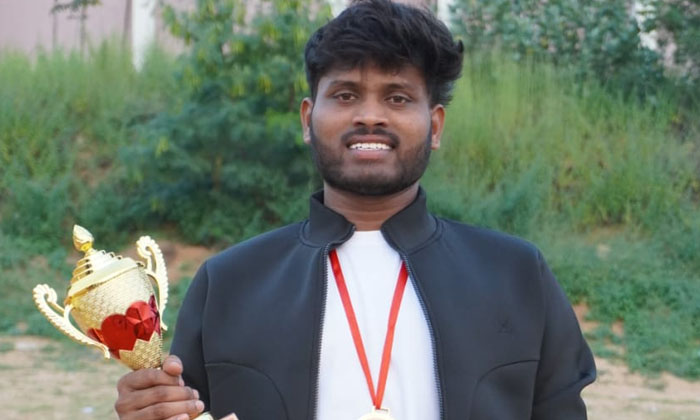  He Was An Exemplary Poor Student Who Passed Mbbs-TeluguStop.com