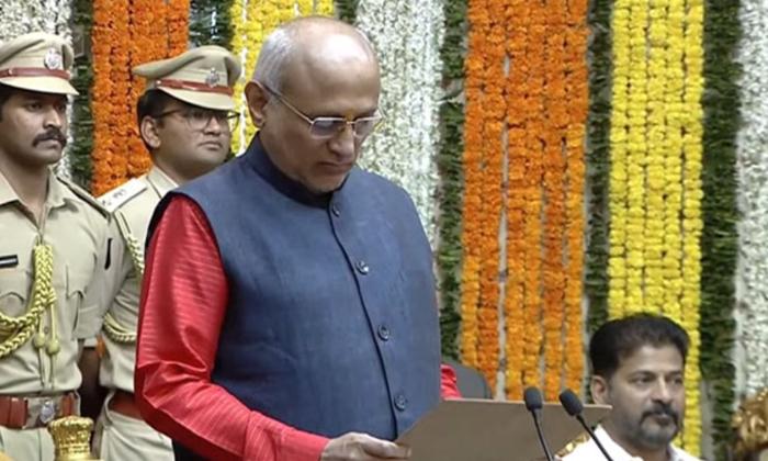  Cp Radhakrishnan Sworn In As The New Governor Of Telangana-TeluguStop.com