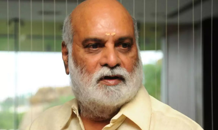  Padaharella Vayasu Movie Making Problems-TeluguStop.com