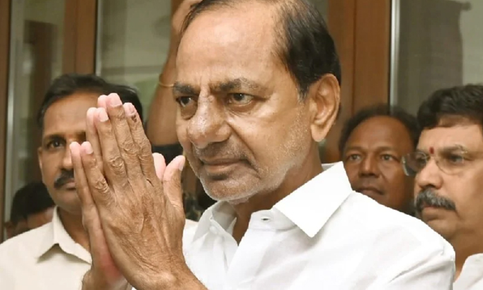  Kcr To Meet Farmers Inspect Damaged Crops-TeluguStop.com