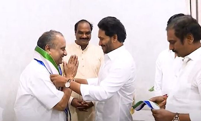 Telugu Ap, Jagan, Janasena, Janasenani, Pawan Kkalyan, Telugudesam, Ycppithapura