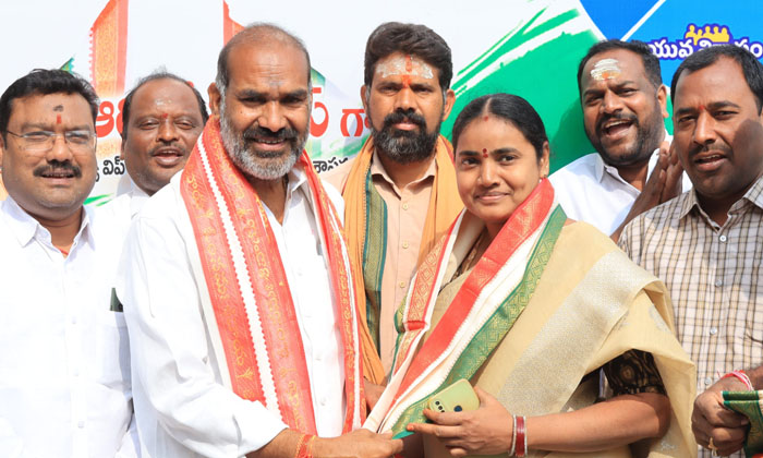  Big Shock For Brs At The Time Of Parliament Election-TeluguStop.com