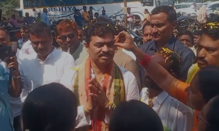  Cm Ramesh Who Will Contest As Anakapalle Mp Candidate Who Reached Simhachalam,-TeluguStop.com