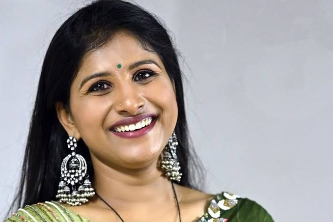  Mangli’s Miraculous Escape: Singer Narrowly Avoids Tragedy After Car Hit B-TeluguStop.com