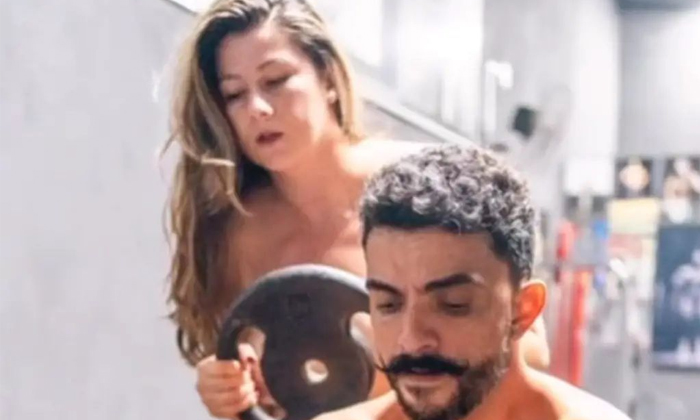  The Video Of The Couple Doing The Workouts Without Clothes Is Viral-TeluguStop.com