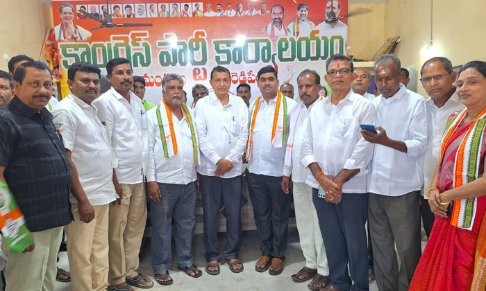  Huge Number Of Joining In To The Congress Party ,yellareddipet , Congress Part-TeluguStop.com