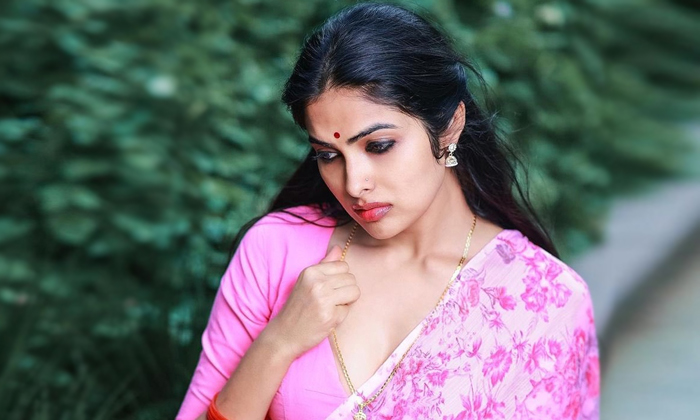 Telugu Actress Divi, Bigg Boss, Bigg Boss Divi, Divi, Divi Offers, Divi Raviteja