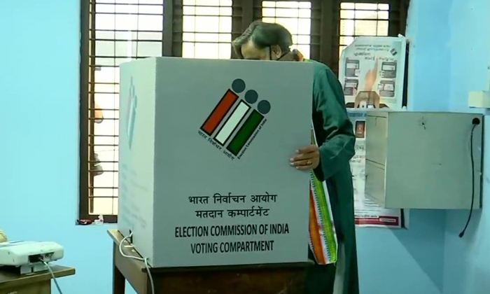 Telugu Aadhar, Andhra Pradesh, Electoral Roll, Identity Proof, Pan, Booth, Telan