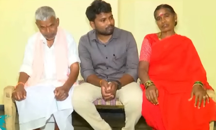 Telugu Lecturer Job, Linguswamy, Nalgonda, Paper Boy, Poor Story, Jobs-Inspirati