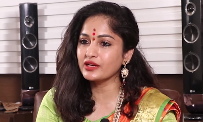  Madhavi Latha Shocking Comments Goes Viral In Social Media Details-TeluguStop.com