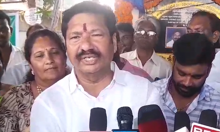 Minister Jogi Ramesh Comments On Allegations That He Is Not Lifting Phone Calls, Minister Jogi Ramesh Comments On Allegations That He Is Not Lifting Phone Calls,-TeluguStop.com