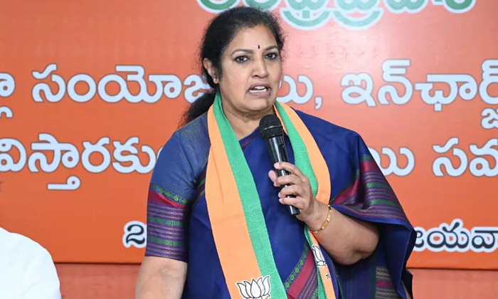  Will Ap Bjp Chief Daggubati Purandeshwari Get Support From Own Party Leaders-TeluguStop.com