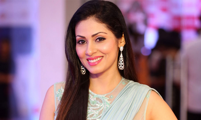  Actress Sadha About Marriage Details, Sadha, Actress Sadha,sadha Marriage, Heroi-TeluguStop.com
