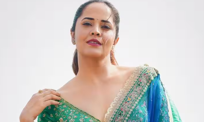  Anasuya Express Her Wish To Go For A Trip Solo Anasuya, Trip, Solo, Tollywood-TeluguStop.com