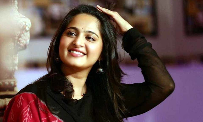  Interesting News Viral About Anushka Shetty , Anushka, Prabhas, Viral, Tollywood-TeluguStop.com