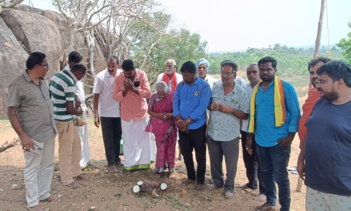  Bhoomi Pooja For Construction Of Steps To The Temple , Korutlapeta-singaram Vill-TeluguStop.com