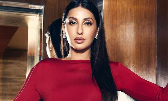  Bollywood Actress Nora Fatehi Comments About Bollywood Industry,nora Fatehi,madg-TeluguStop.com