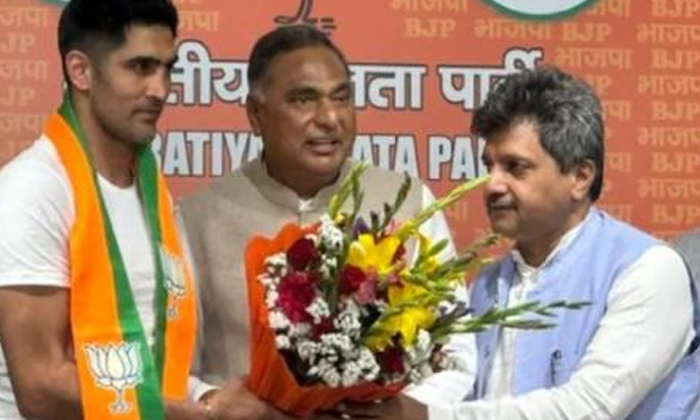  Boxer Vijayender Singh Joined Bjp , Bjp, Vijayender Singh, Vinod Tawde, Delhi Lo-TeluguStop.com