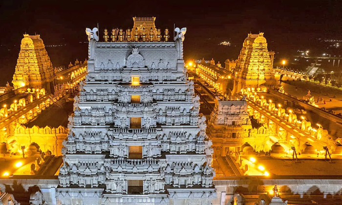  Phones Are Prohibited Inside The Yadagirigutta Temple.. Rule Enforcement For Sec-TeluguStop.com