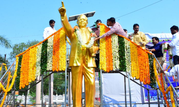  Dr. Br Ambedkar Jayanti Celebrations Collector Anurag Jayanti Pays Tribute, Dr.-TeluguStop.com