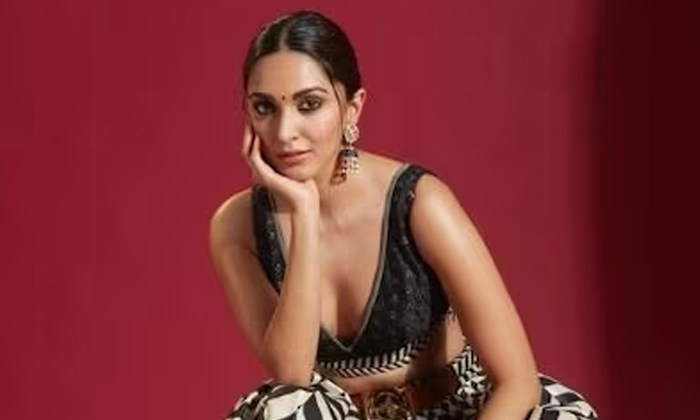  Kiara Advani Full Focus On South Industry , Kiara Advani, Full Focus , South Ind-TeluguStop.com