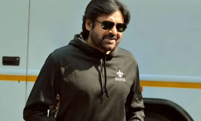  Pawan Kalyan Song After Introduction Fight Scene In Movies,pawan Kalyan,motivati-TeluguStop.com