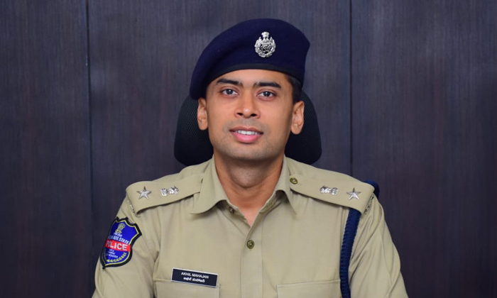  People Should Be Vigilant Against Cyber Criminals District Sp Akhil Mahajan, Vi-TeluguStop.com