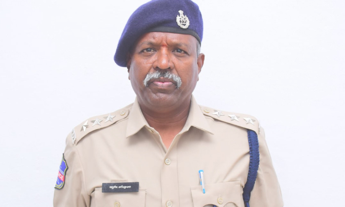  Police Raids On Belt Shops Across Vemulawada, Vemulawada,belt Shops,sp Akhil Mah-TeluguStop.com
