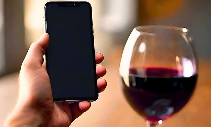  Restaurant Gives Free Bottle Of Wine If You Give Up Phone Details, City Verona,-TeluguStop.com