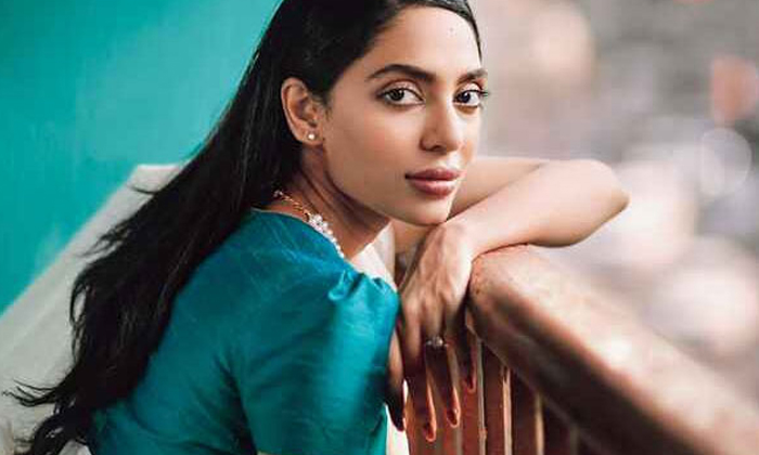  Sobhita Dhulipala Sensational Comments About Her Call Girl Role In Monkey Man Mo-TeluguStop.com