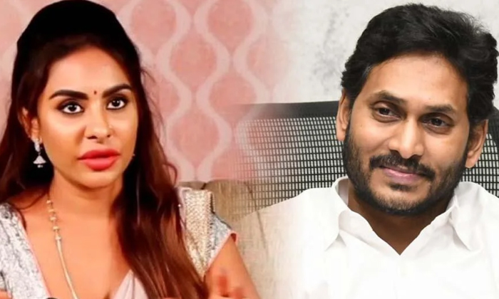  Sri Reddy React On Ys Jagan Attack Sree Reddy, Ys Jagan, Attack, Ap Cm ,sri Redd-TeluguStop.com