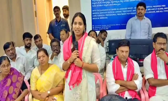  Tension At Cantonment Brs Candidate Nivedita Home Details, Cantonment Brs Candid-TeluguStop.com