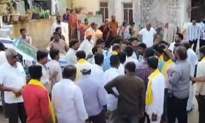 Tension In Kalyanadurgam, Anantapur District , Kalyandurgam, Anantapur , Ycp , Tension In Kalyanadurgam, Anantapur District , Kalyandurgam, Anantapur , Ycp ,-TeluguStop.com