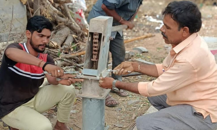  Water Shortages Heralded As Old Is Gold, Water Shortages , Old Is Gold, Hand Pum-TeluguStop.com
