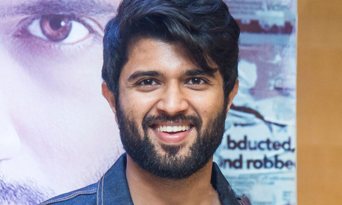  Why Is Vijay Devarakonda Doing Such Films , Vijay Devarakonda , Young Heroes, Ar-TeluguStop.com