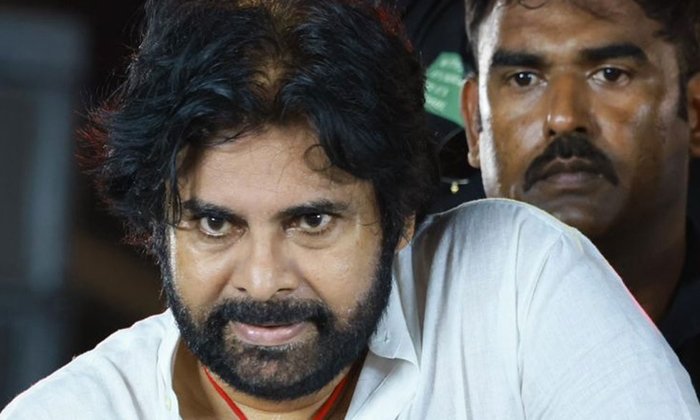  Will Such Directors Give Dates With Pawan Kalyan Why , Pawan Kalyan, Director-TeluguStop.com