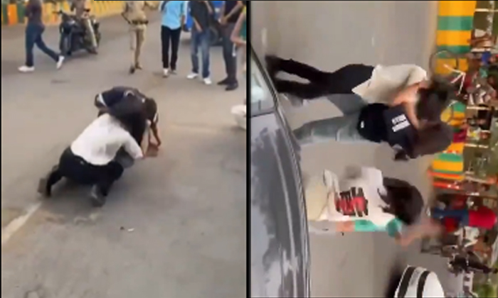  Young Women Hit The Road In A Fight Over Video Insta Reels, Viral Video, Viral N-TeluguStop.com