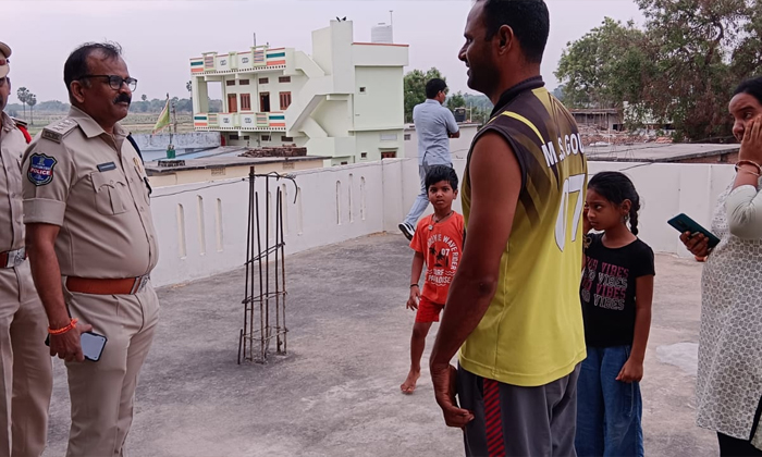  Chain Thieves In Yadadri District, Chain Thieves ,yadadri District, Chain Snatch-TeluguStop.com