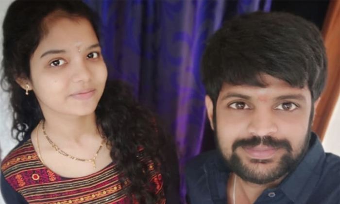  Jabardasth Mahesh Wife Photo Goes Viral In Social Media Details, Jabardasth Mahe-TeluguStop.com