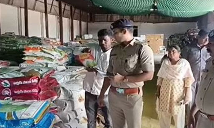  Police Checks In Seed Godowns In Adilabad District ,adilabad, Sp Gouse Alam ,s-TeluguStop.com