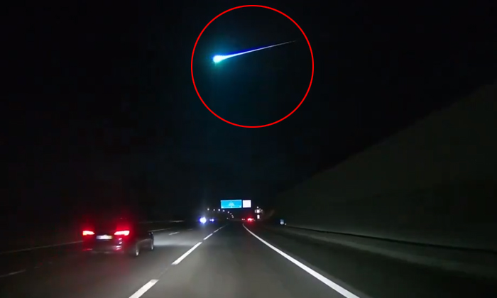  An Unknown Object Just Flashed Across The Sky In Portugal Video Viral Details, V-TeluguStop.com