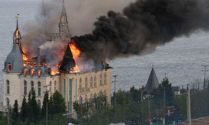  Destruction Of Famous Harry Potter Castle In Ukraine Fans Heart Break, Odesa, Uk-TeluguStop.com