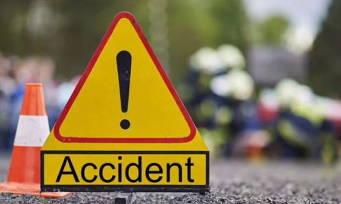  Fatal Road Accident In Tirupati District Four Killed , Tirupati, Fatal Road Acc-TeluguStop.com