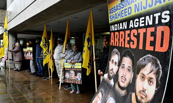  Hundreds Of Sikhs Carrying Khalistan Flags Show Up For Hearing On 3 Indians Accu-TeluguStop.com