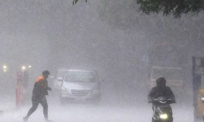  Rain In Many Parts Of Hyderabad.. Motorists Are In Trouble ,hyderabad, Weather-TeluguStop.com