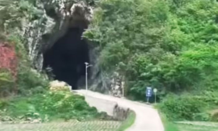  People Of China Should Be Scared To Go Through This Tunnel Because, China, Dark-TeluguStop.com