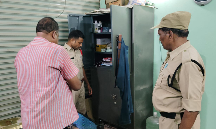  Police Crack Down On Fake Gulf Agents In Rajanna Sirisilla District , Dsp Chandr-TeluguStop.com