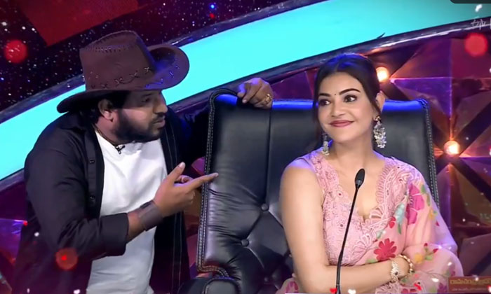  Hyper Aadi Satires On Kajal Husband At Dhee Show, Hyper Aadi, Dhee Show, Sathyab-TeluguStop.com