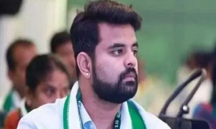  Jds Leader, Hasan Mp Prajwal Revanna Arrested ,prajwal Revanna , Arrested , Jd-TeluguStop.com